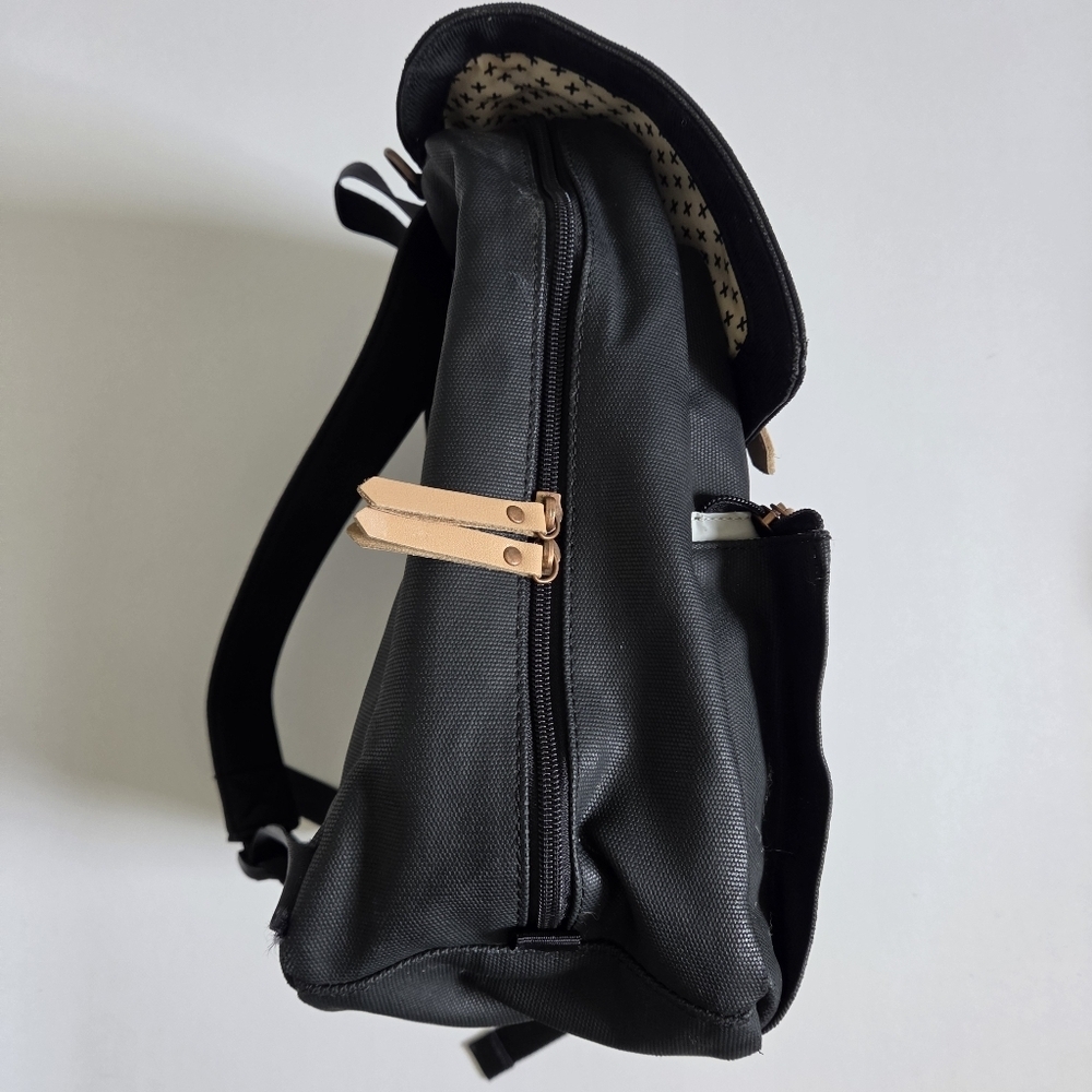 Petunia Pickle Bottom Meta Diaper Backpack in Black Matte Canvas - Picture 5 of 12